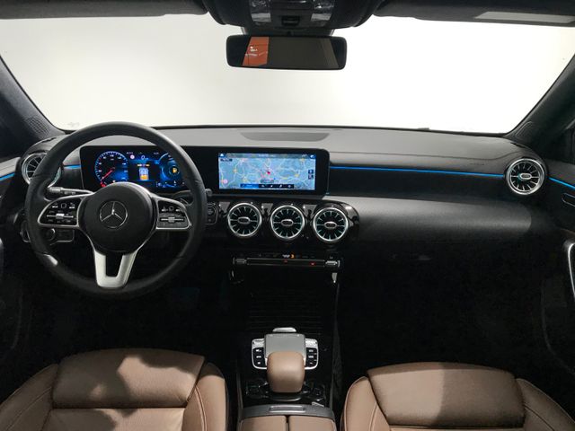 Mercedes-Benz A 220 Progressive NAV KAM LED LEDER KEYLESS PANO