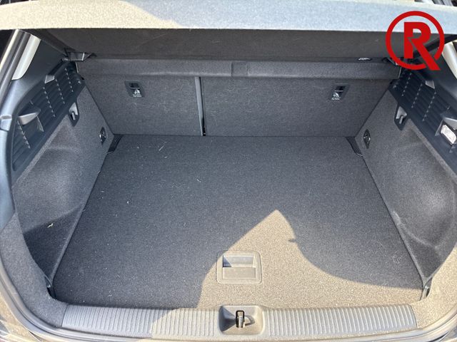 Q2 35 TFSI advanced 1.5 Navi Soundsystem PDCv+h 