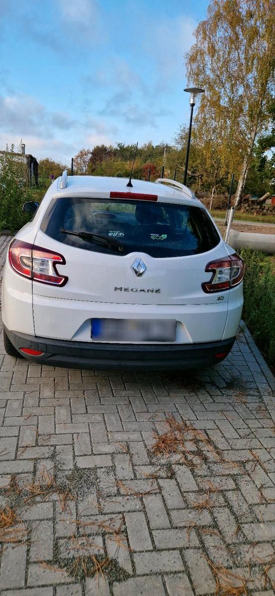 Renault Megane 2012 — engine 101 HP (74kW)