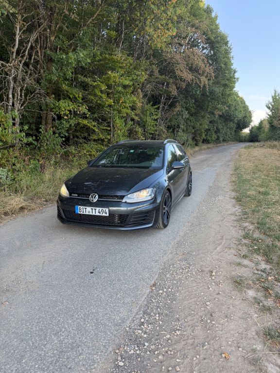 Image of Volkswagen Golf