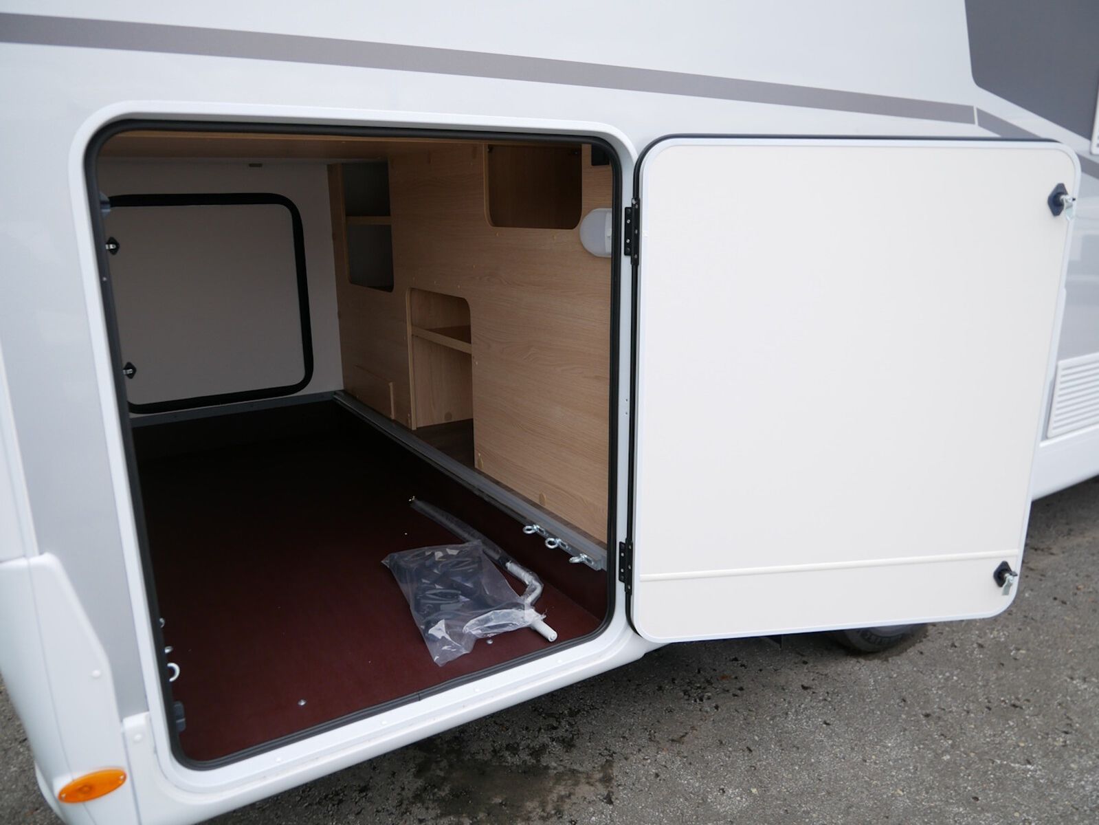 Fahrzeugabbildung Sunlight Adventure T Ford 680 9.412 Sondernachlass