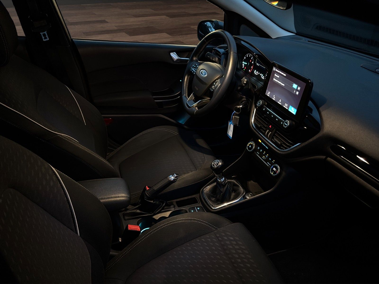 Fahrzeugabbildung Ford Fiesta Titanium Pano/LED/B&O/Kamera/Navi