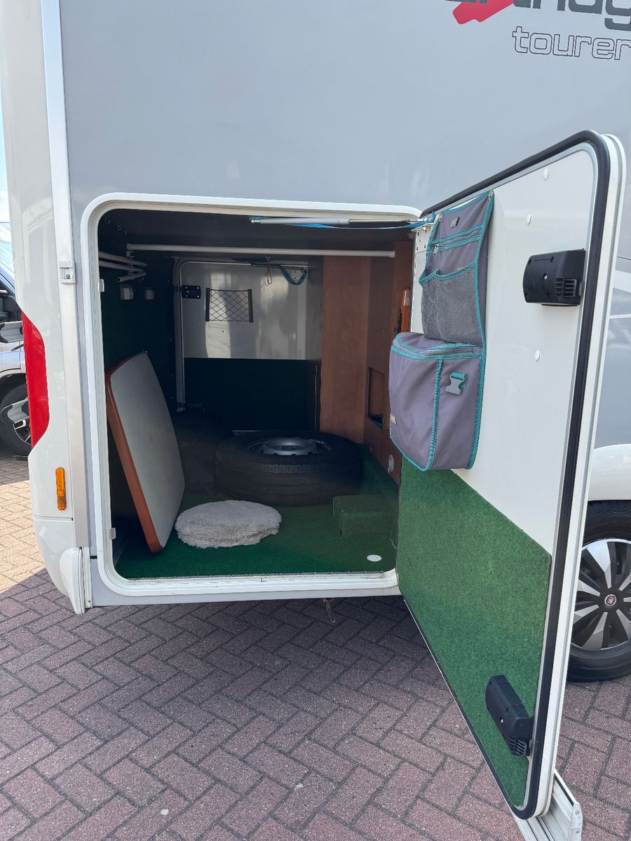 Fahrzeugabbildung Carthago TOURER C1 T 145 H FIAT DUCATO MAXI SOLAR TV SAT