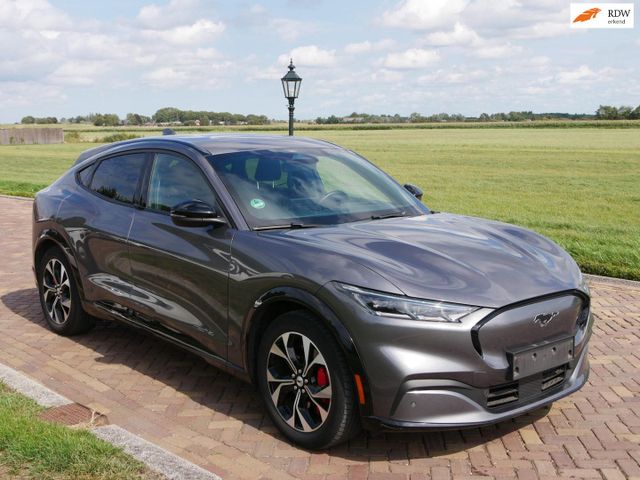 Ford Mustang Mach-E AWD 75 kWh 273kW (4WD) LEATHER LE