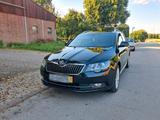 Skoda Superb 2.0 TDI/Pano/ Xenon/ Leder/Navi - Skoda Octavia: Super