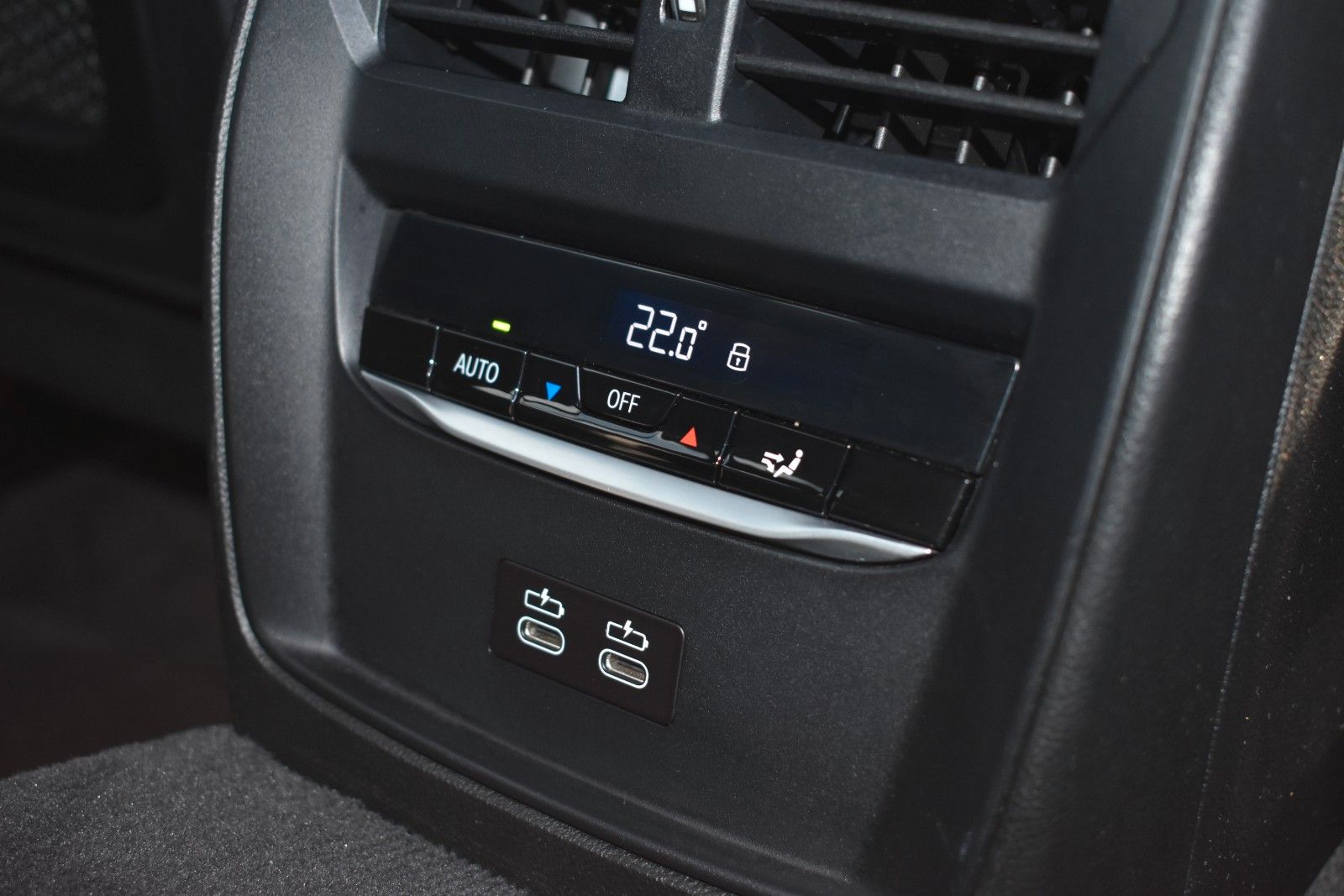Fahrzeugabbildung BMW 318d Touring SPORT-L/M-SPORT/SHADOW/LED/DAB/PDC