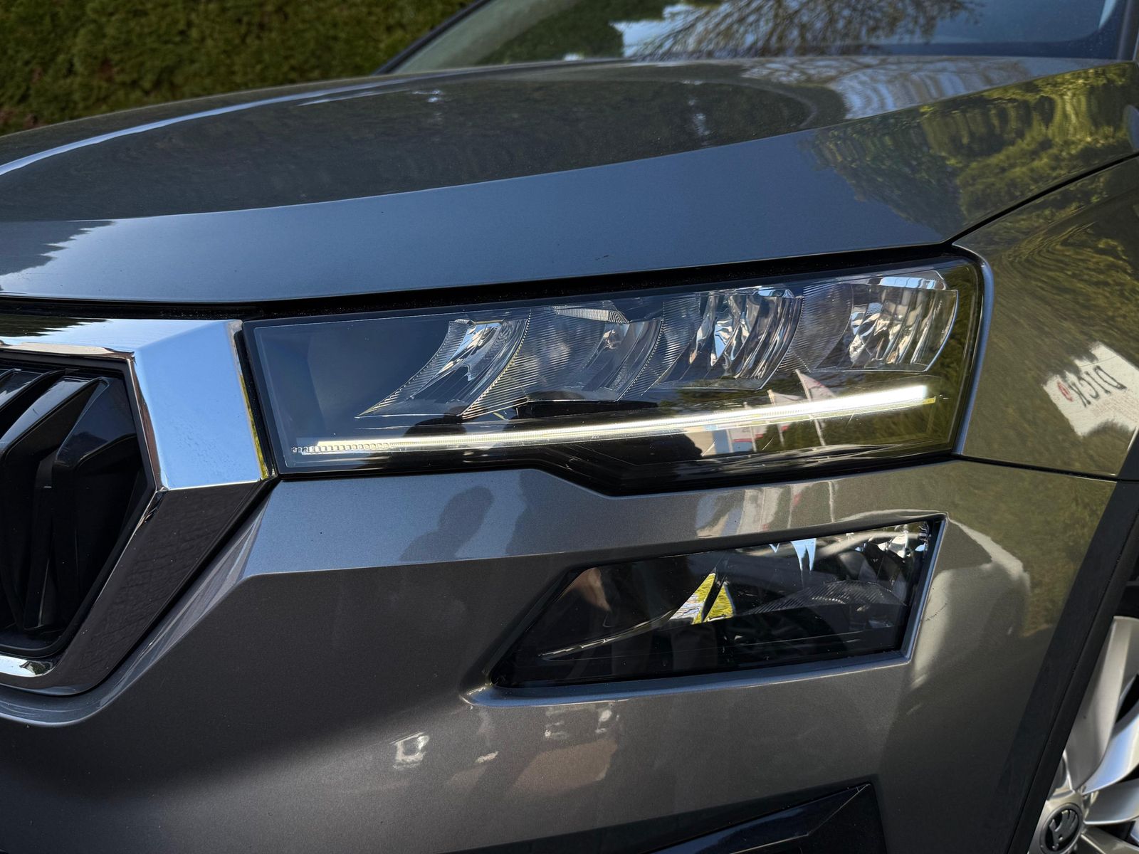 Fahrzeugabbildung SKODA Karoq 1.5 TSI Ambition LED+KAMERA+VIRT+CARPL+DAB