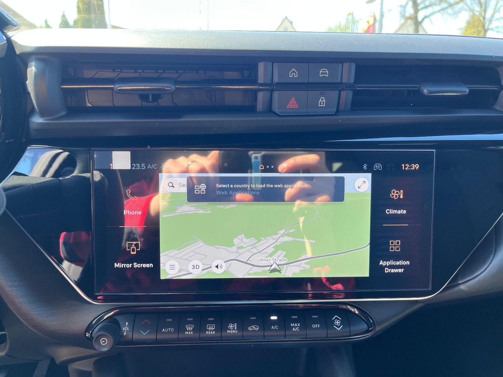 Fahrzeugabbildung Alfa Romeo Junior Ibrida 1.2 VGT 48V-Hybrid 107 kW Ti