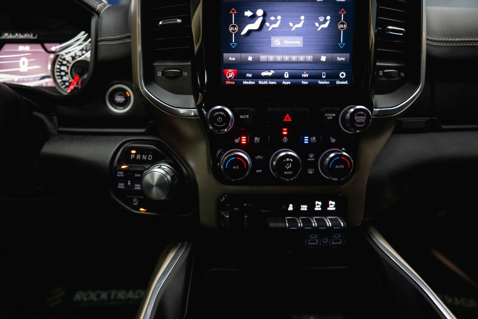 Fahrzeugabbildung Dodge RAM 5.7 V8 HEMI 4x4 LARAMIE Offroad Night LED