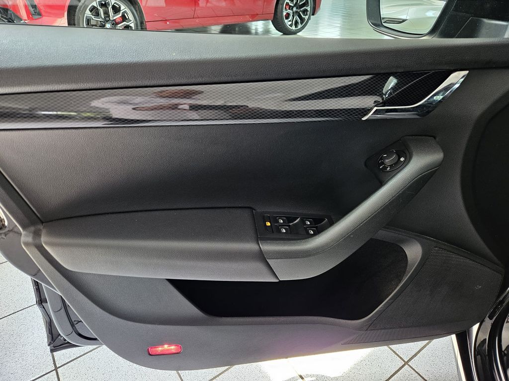 Skoda Octavia RS 2.0 TDI 4x4*Leder*Navi*DSG*DAB*Euro6
