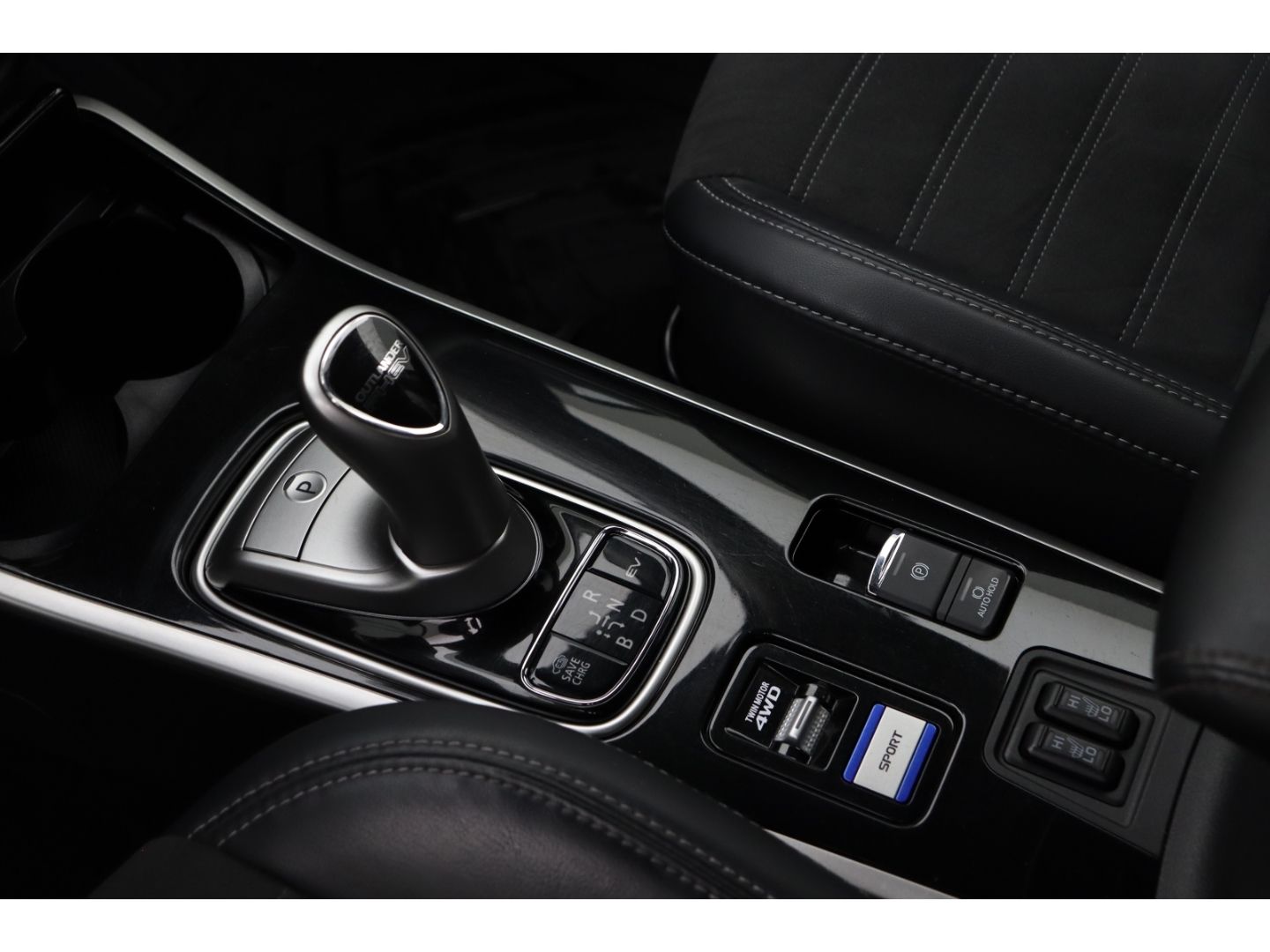 Fahrzeugabbildung Mitsubishi Plug-in Hybrid Outlander PHEV 2.4 Plus 4WD ACC,