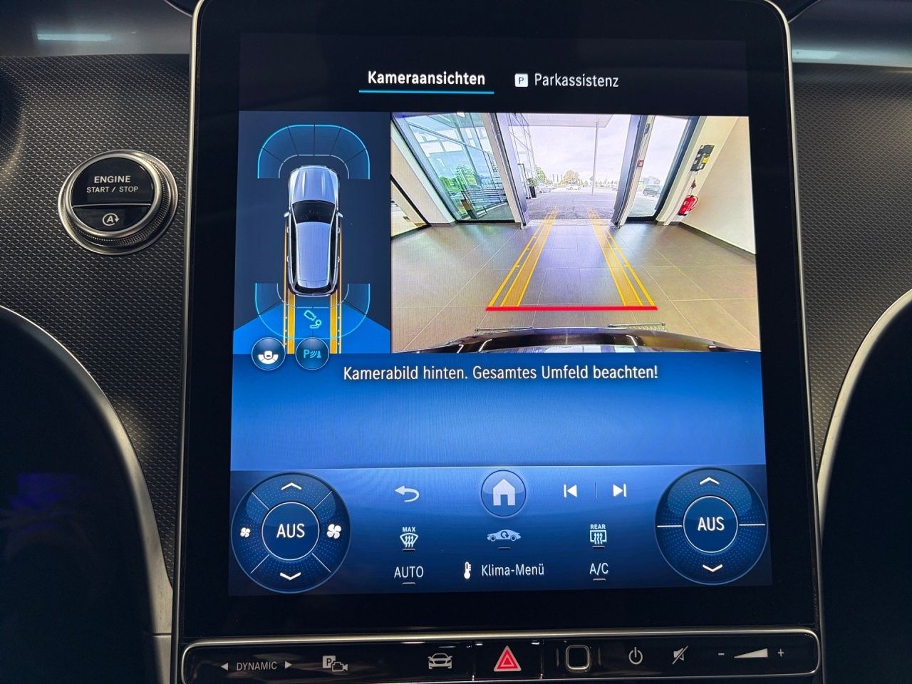 Fahrzeugabbildung Mercedes-Benz C 180 T AVANTG+AHK+TOTWIN+LHZ+KEYL+CARPL+AMBIEN+