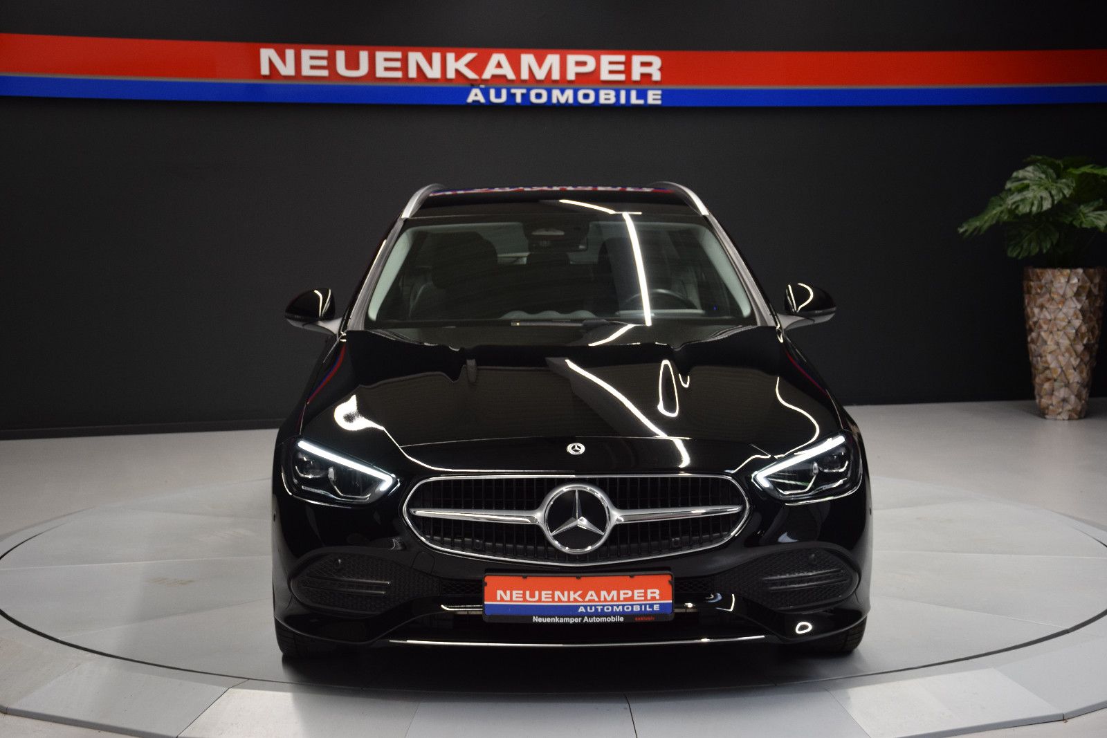 Fahrzeugabbildung Mercedes-Benz C 180 T-Modell Avantgarde MBUX Ambiente Kamera