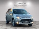 Mitsubishi Outlander 2.2 DI-D Plus 4WD (Automatik -7 Sitze) - Mitsubishi: 7