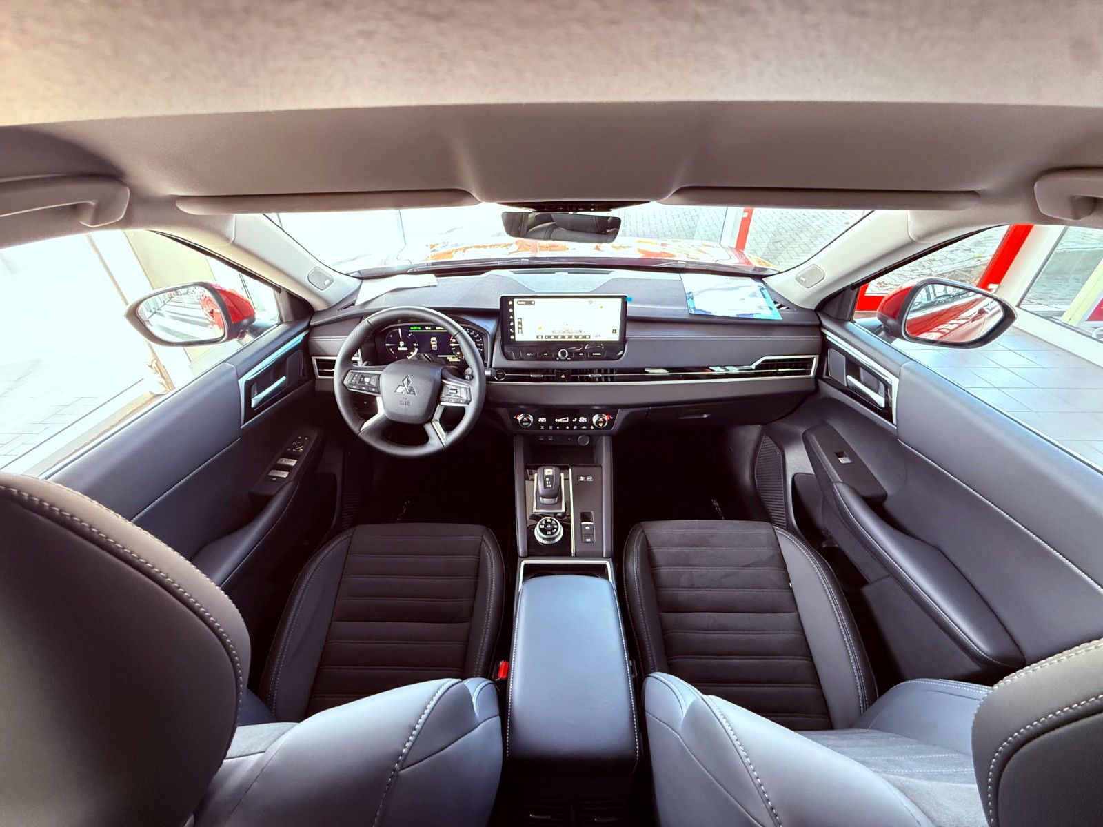 Fahrzeugabbildung Mitsubishi Outlander Intro Edi. PHEV 4WD LED AHK Kam 20"