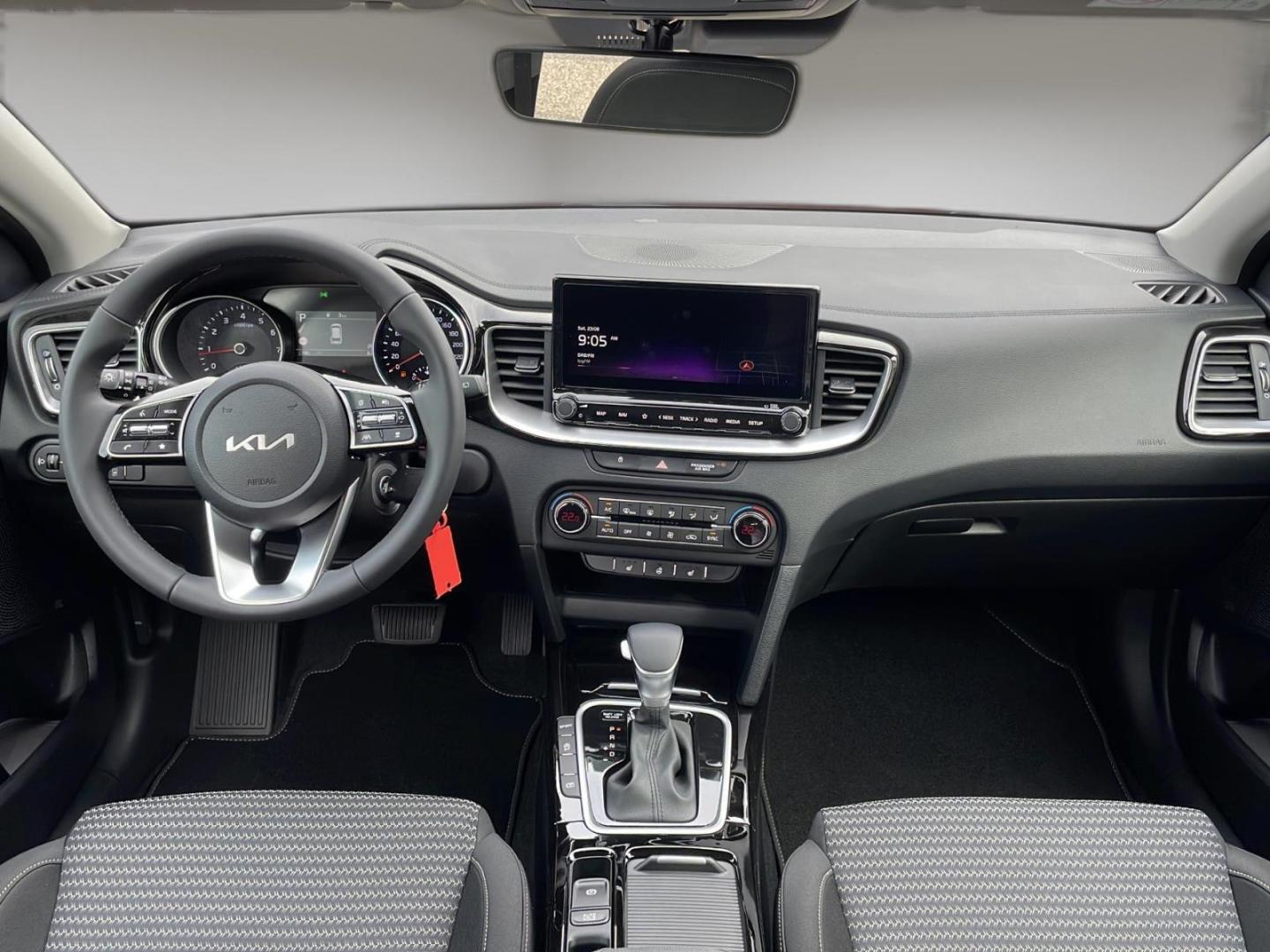 Kia Ceed_sw Spirit 1.5 T-GDI DCT7 Abstand+Tot.Winkel