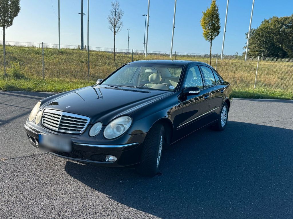 Image of Mercedes-Benz E 240