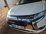 Mitsubishi Outlander 2.4 MIVEC PLUG-IN HYBRID 4WD Basis... - gebrauchte Mitsubishi Outlander aus dem Jahr 2020