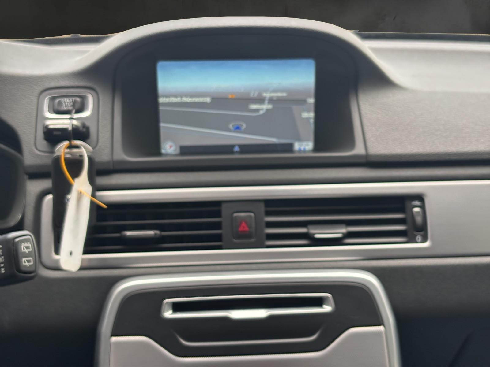 Volvo V70 2014 — photo 9