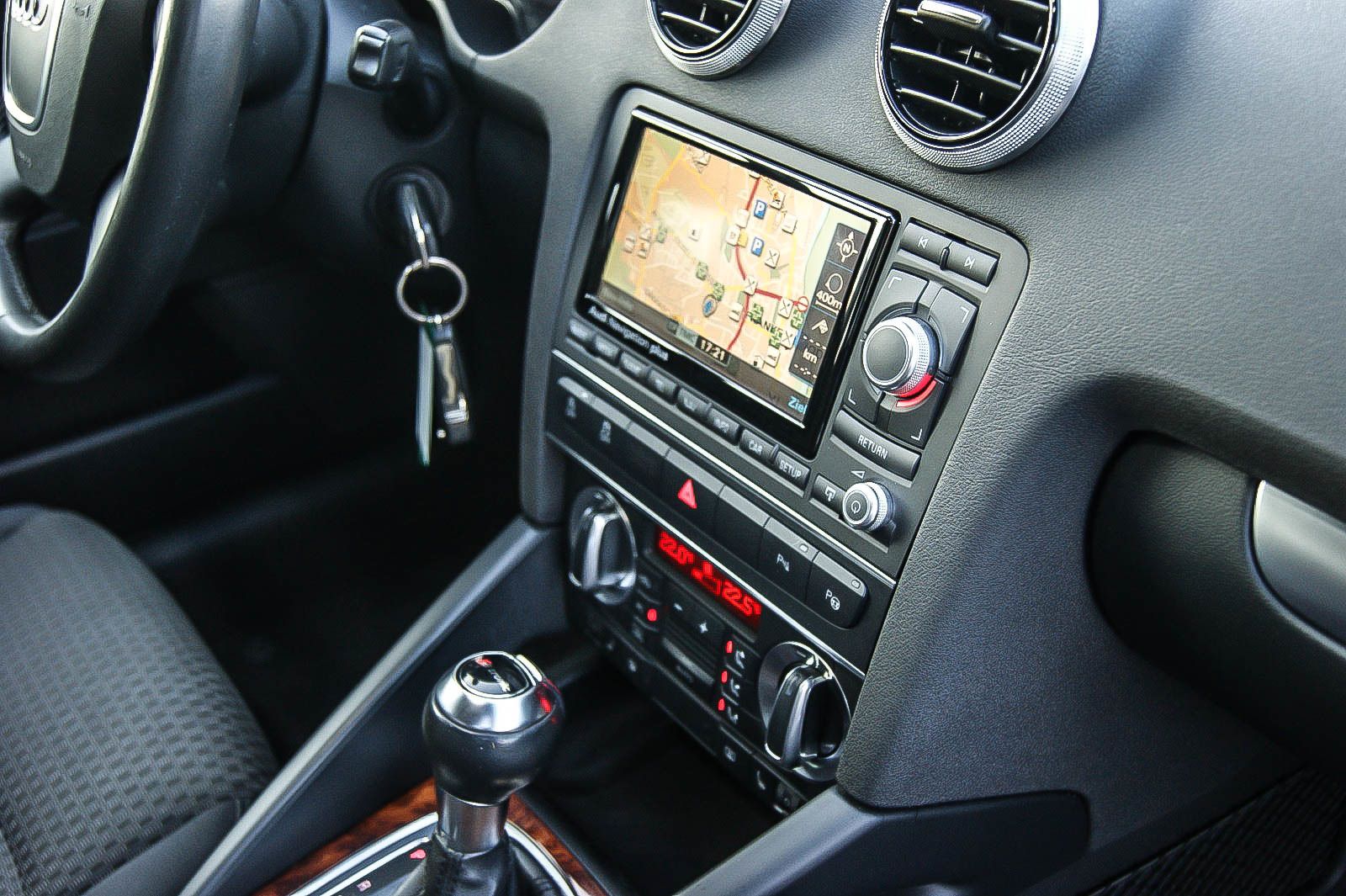 Fahrzeugabbildung Audi A3 Sportback 20TDI S-LINE DSG XENON NAVI SPORT