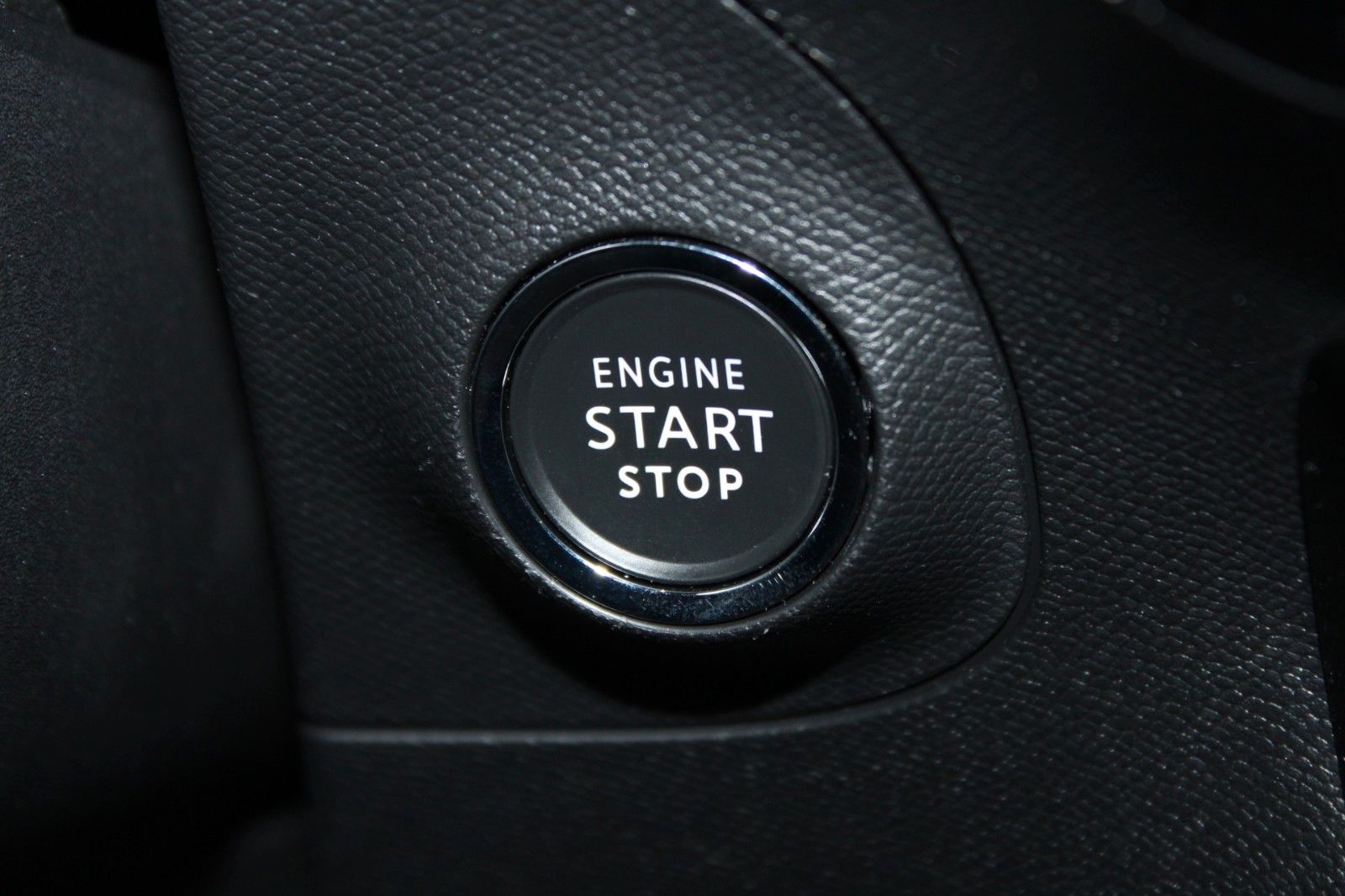 Fahrzeugabbildung Opel Mokka Ultimate Automatik IntelliLux + ALCANTARA