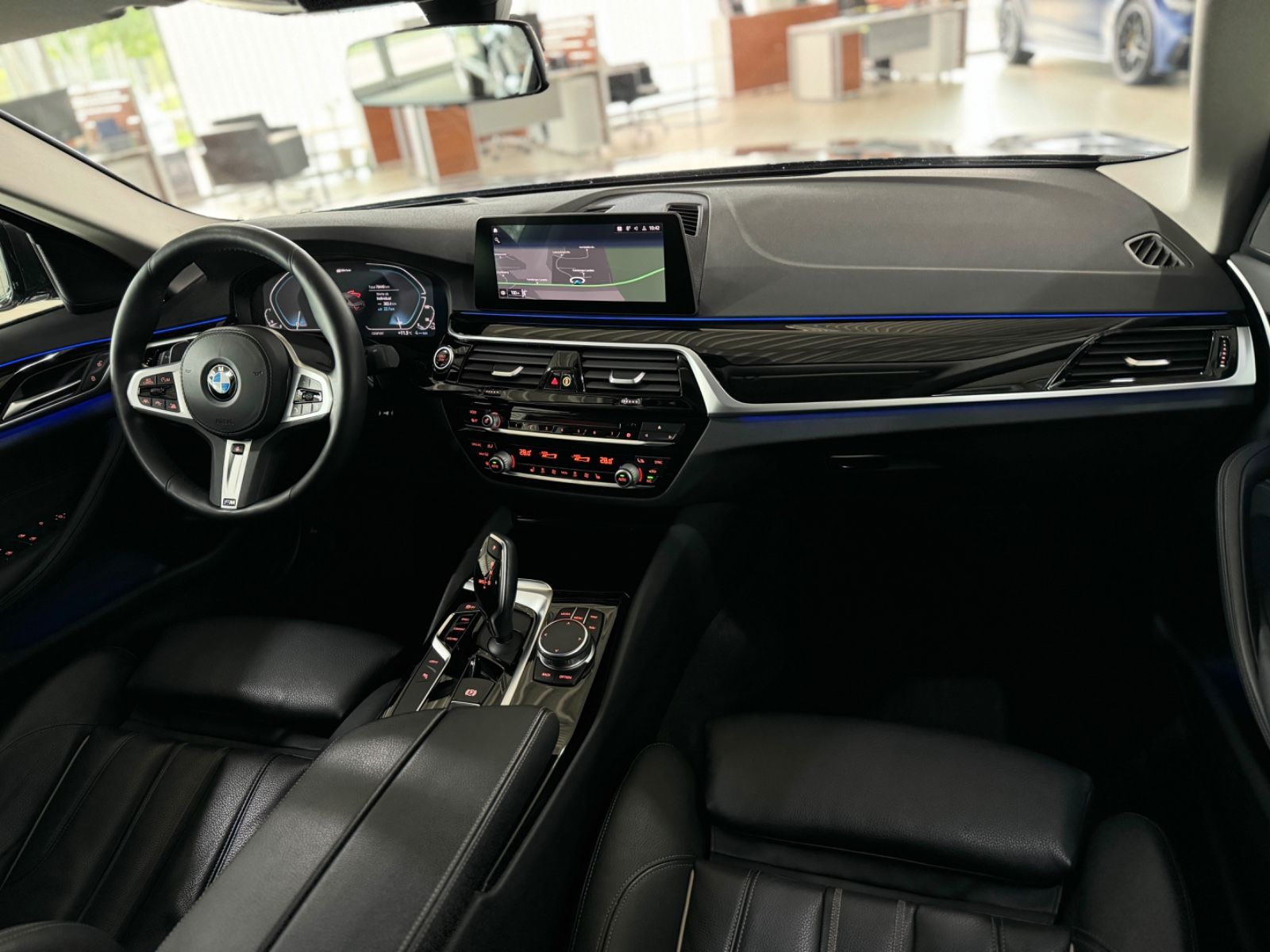 Fahrzeugabbildung BMW 530e iP Sport Line ACC Kamera SoftCose DAB HiFi