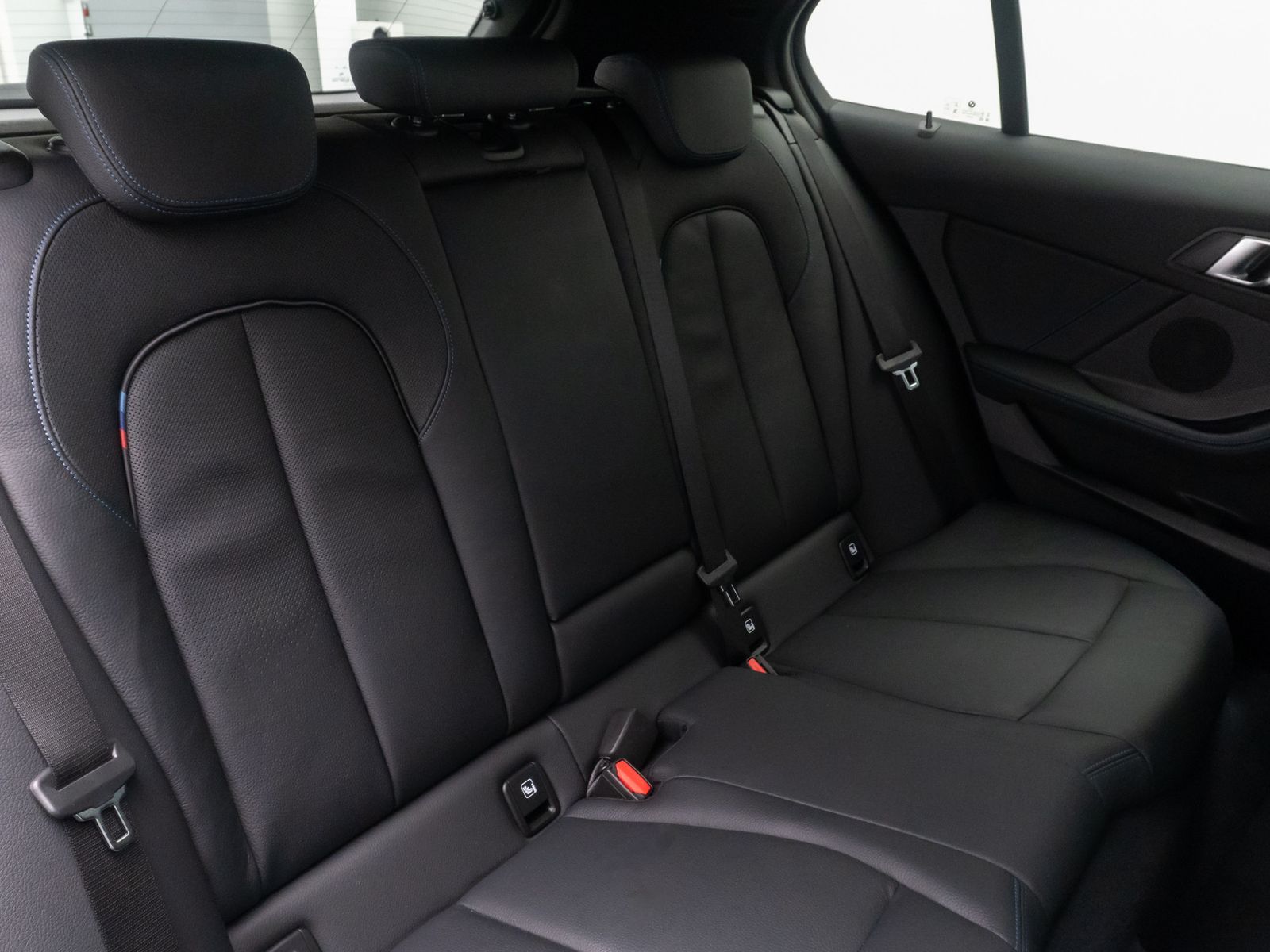 Fahrzeugabbildung BMW 120i M Sport HiFi Fernlich DAB Lenkradhzg 18Zoll