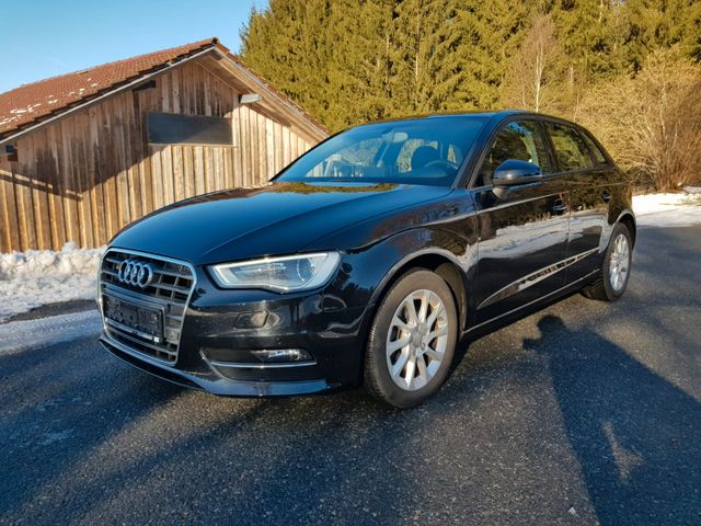 Audi A3 Sportback attraction Xenon,Navi,PDC,SHZ,