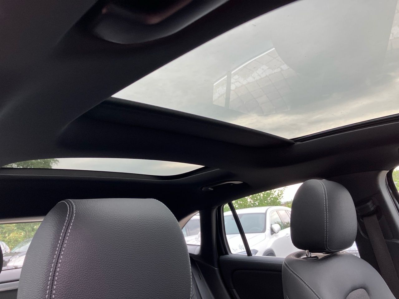 Fahrzeugabbildung Mercedes-Benz EQA 250+ BONUS+PANO+AMBIENTE+LENKRADHEIZ+KAMERA+