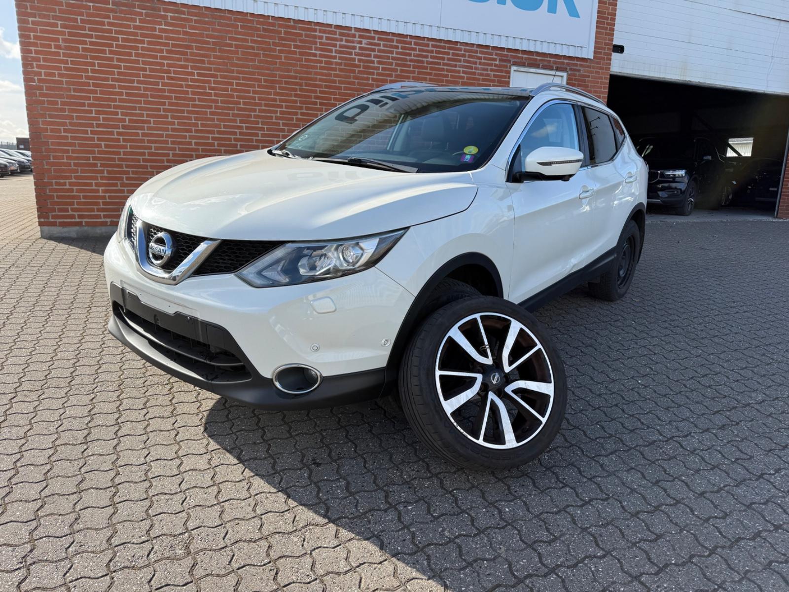 Nissan Qashqai 1,5 DCi 110 Tekna, PANO, PART LEATHER