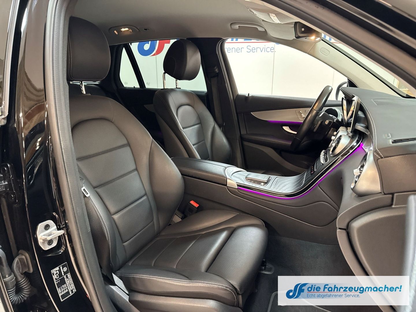 Fahrzeugabbildung Mercedes-Benz GLC 300 e 4Matic Digitales Cockpit Memory Sitze