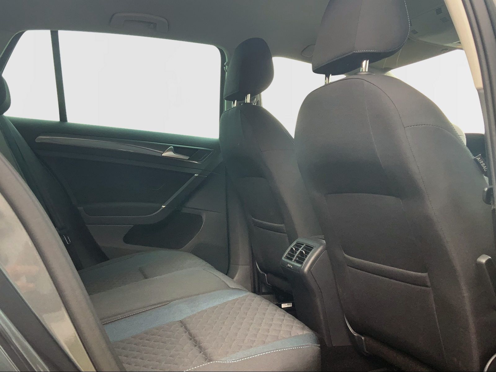 Golf VII 1.5 TSI IQ.DRIVE SHZ,NAV, PDC,LED.