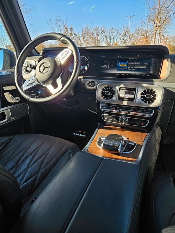 Mercedes-Benz G 400