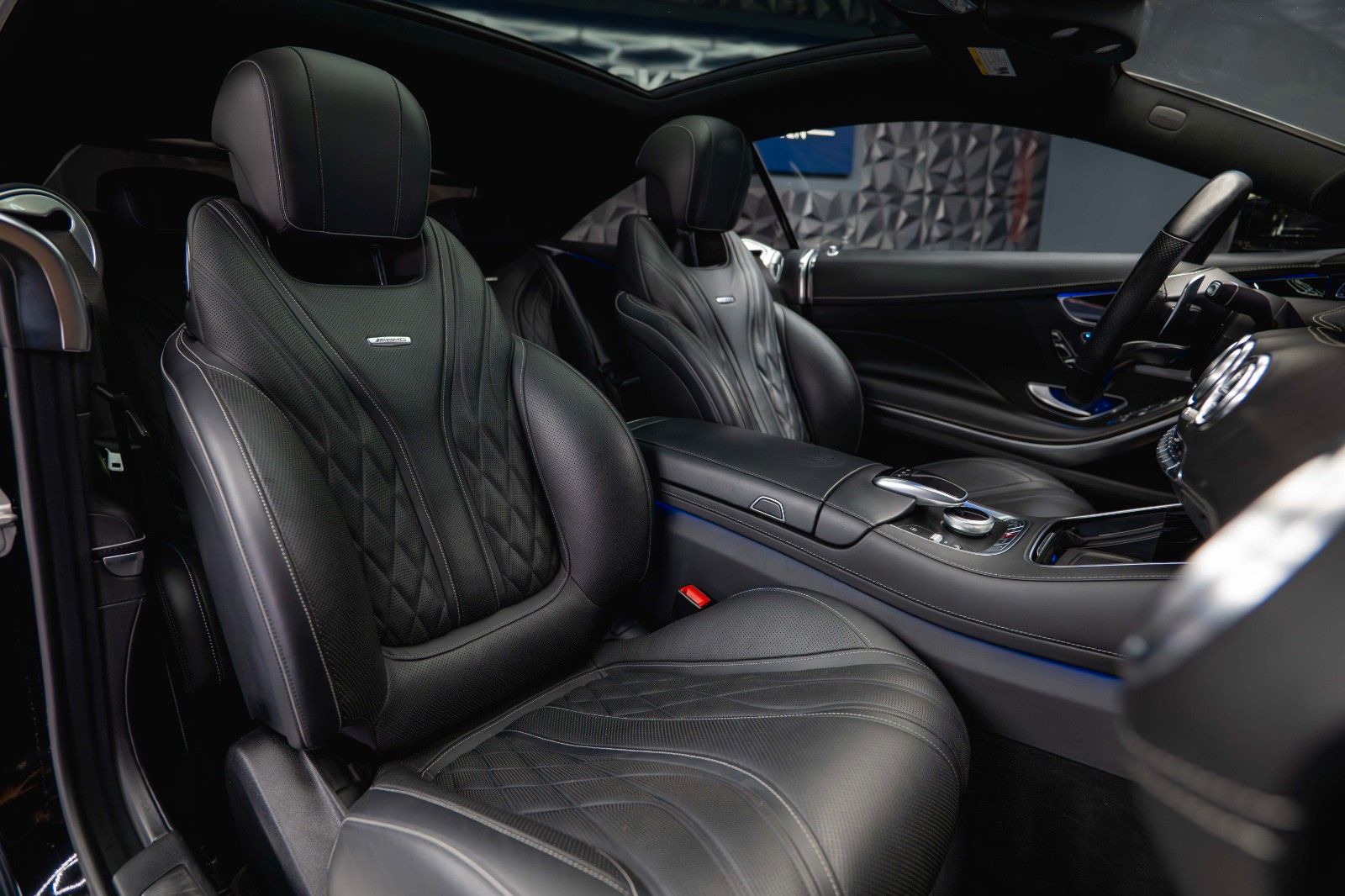 Fahrzeugabbildung Mercedes-Benz S 63 AMG 4Matic Night Edition Designo *ACC*Pano*