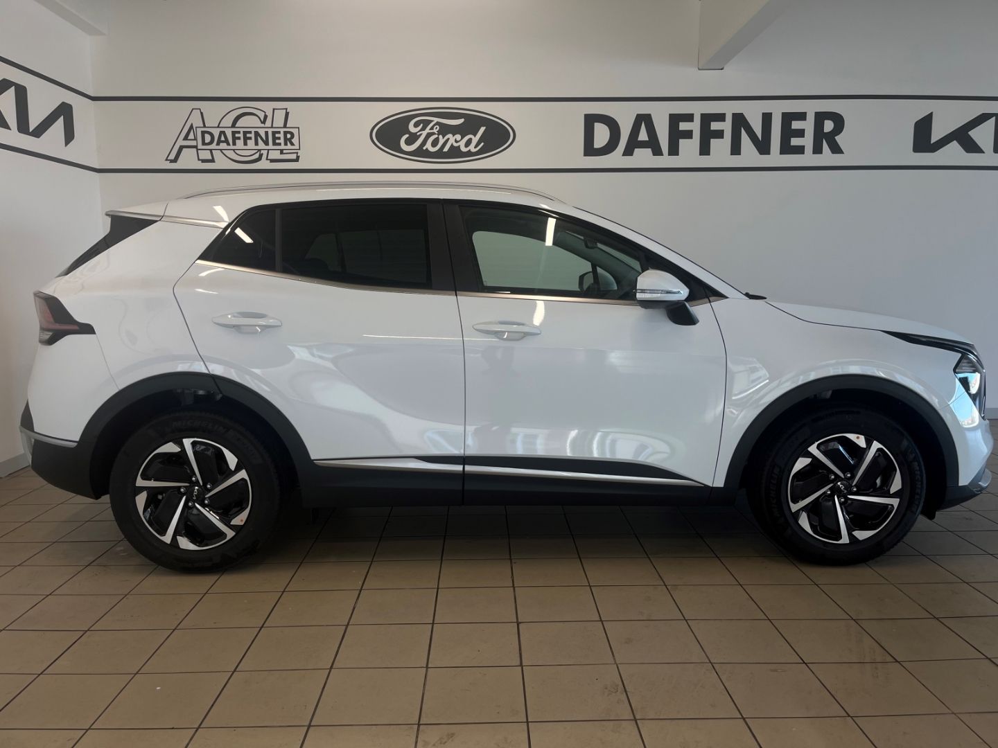 Fahrzeugabbildung Kia Sportage 1.6 T-GDI Vision, Teilleder, Navi, Lane