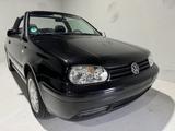 Volkswagen Golf Cabrio 2.0 *1.Hand!*Scheckheft*Leder*Klima* - Volkswagen Golf aus 2002: Cabrio