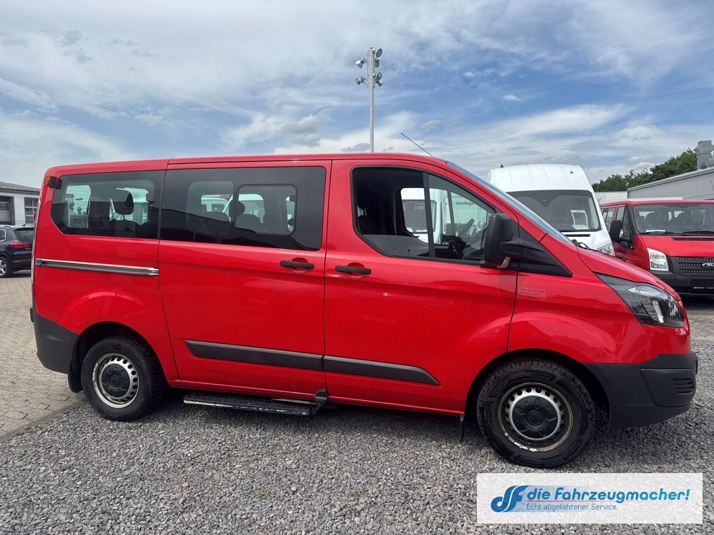 Fahrzeugabbildung Ford Transit Custom Kombi 300 L1 2.2 TDCi *4038 *EXPO