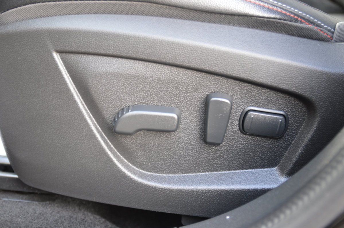 Fahrzeugabbildung Renault Arkana   R.S. Line Winterpaket LED