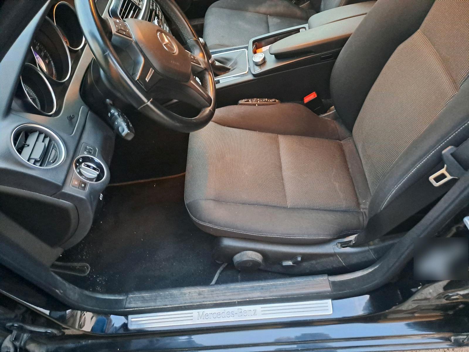 Mercedes-Benz C200 2011 — photo 5
