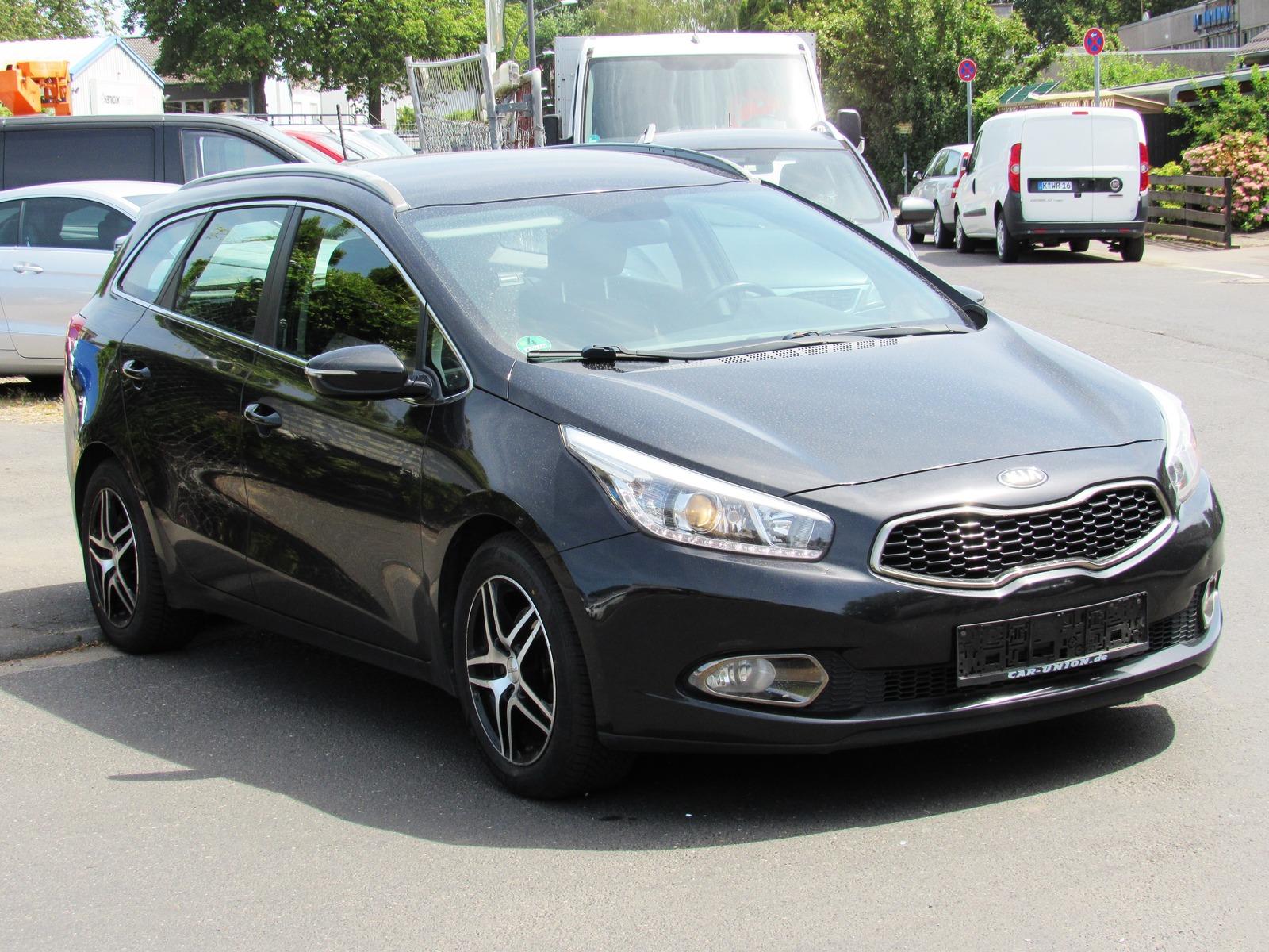 Kia cee'd 2012 — photo 5