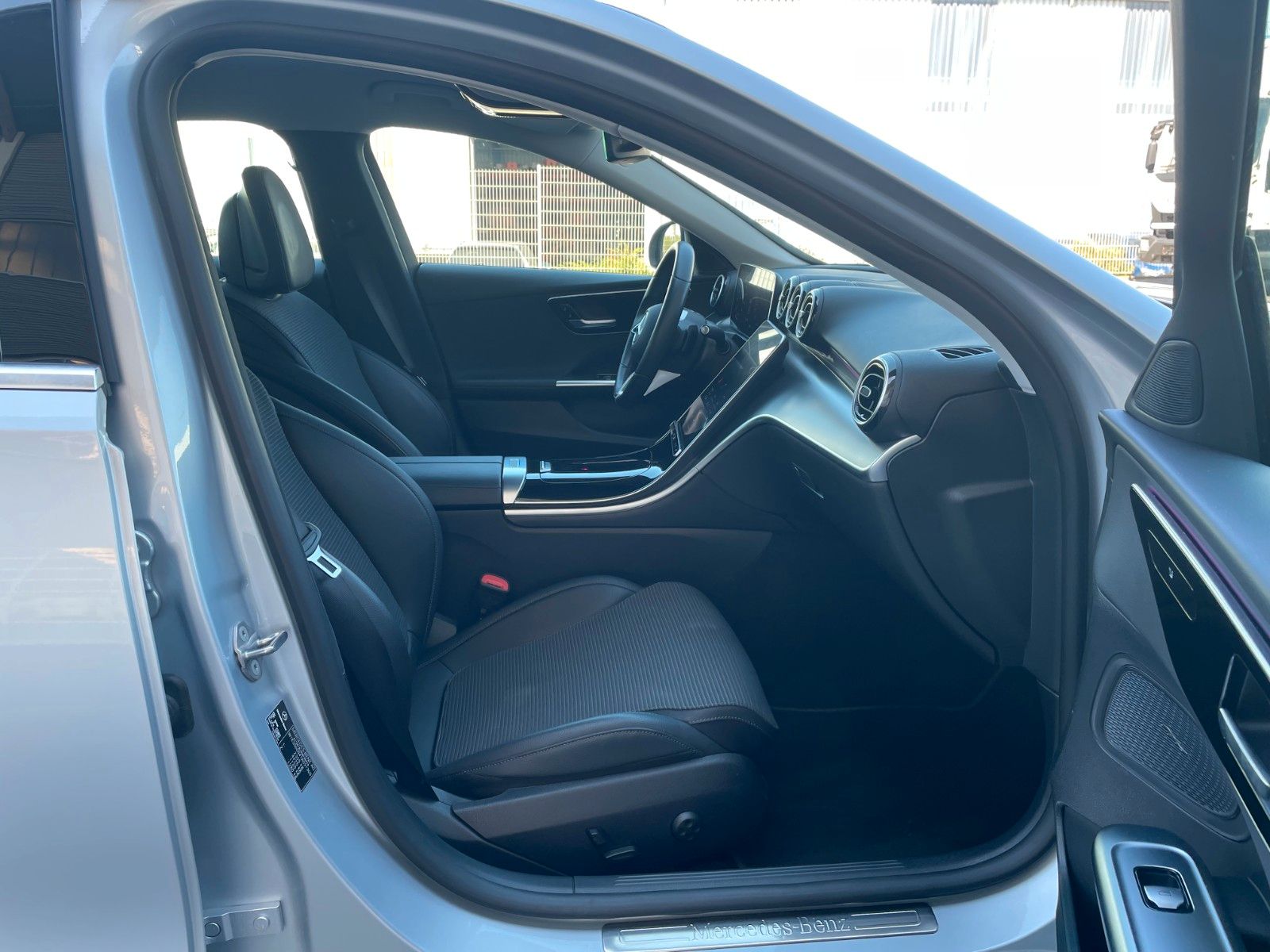 Fahrzeugabbildung Mercedes-Benz C 220 d AVANTGARDE R-Kamera+Carplay+TotW+Ambient