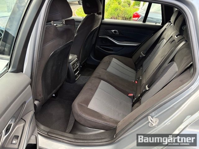 Fahrzeugabbildung BMW 330 i xDrive M-Sport Touring Kamera/ACC/Sitzh.
