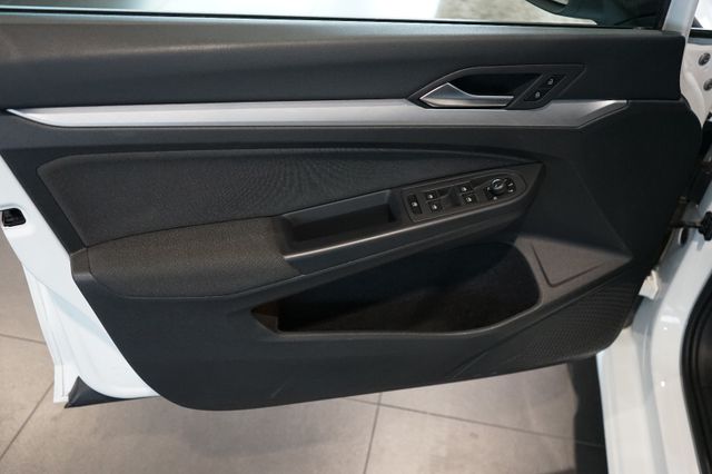 Volkswagen Golf 2.0 TDI Life | Discover Pro | Kamera