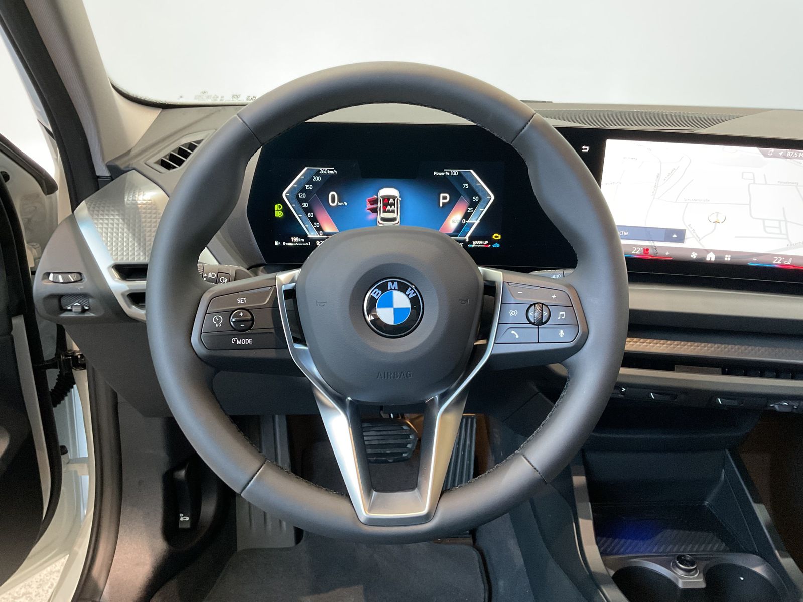 Fahrzeugabbildung BMW 116 AHK, Komfortzugang, Klimaautomatik DAB LED