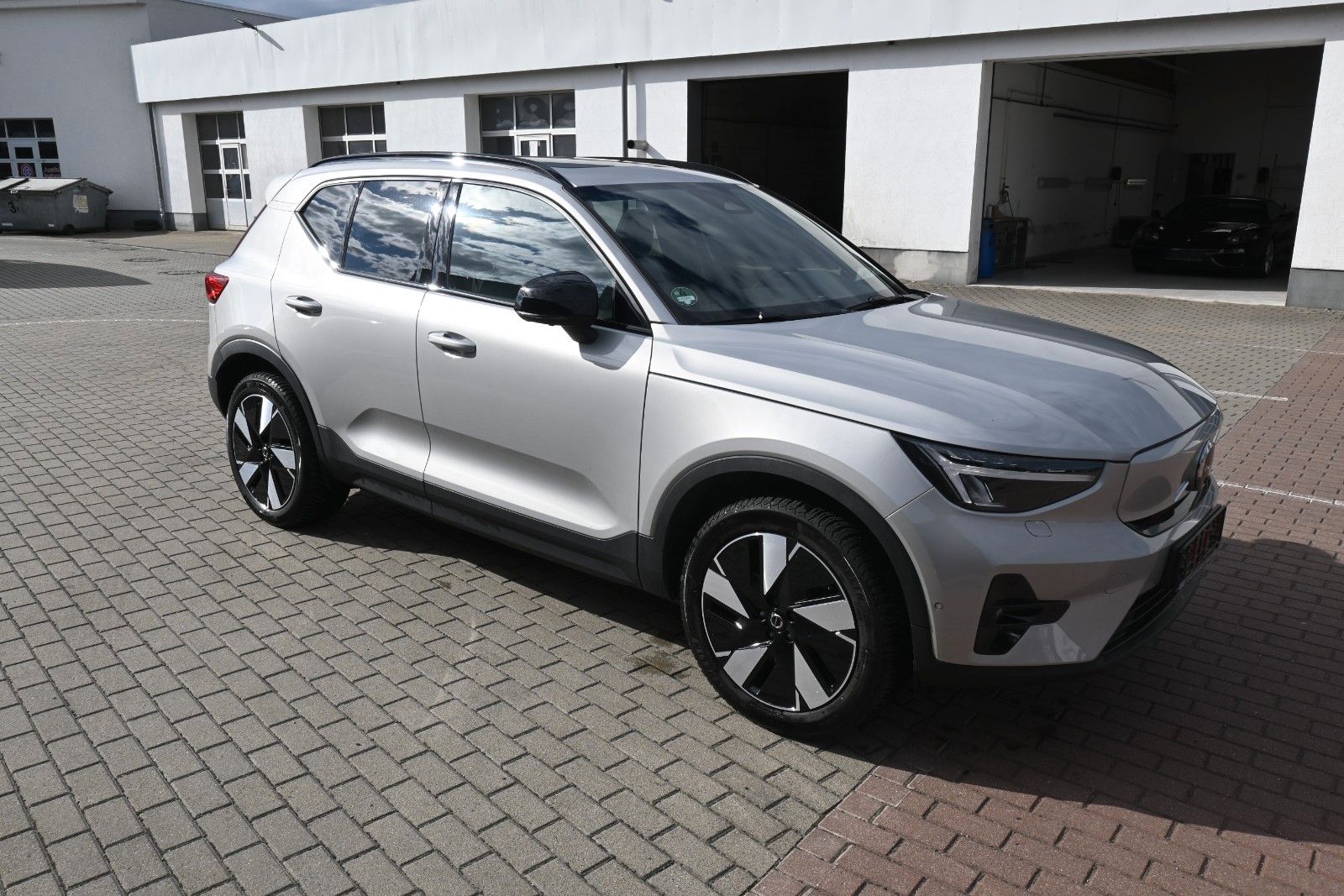 Fahrzeugabbildung Volvo XC40 BEV Ultimate Extend.Range*PANO*RW 565KM*