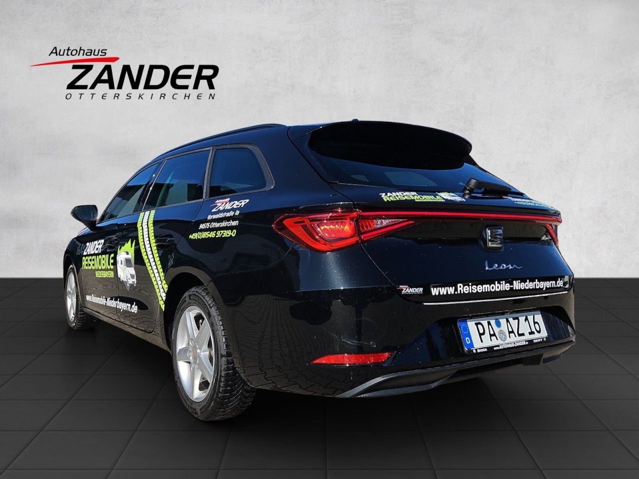 Fahrzeugabbildung SEAT Leon Sportstourer eTSI DSG Style Sitzheizung