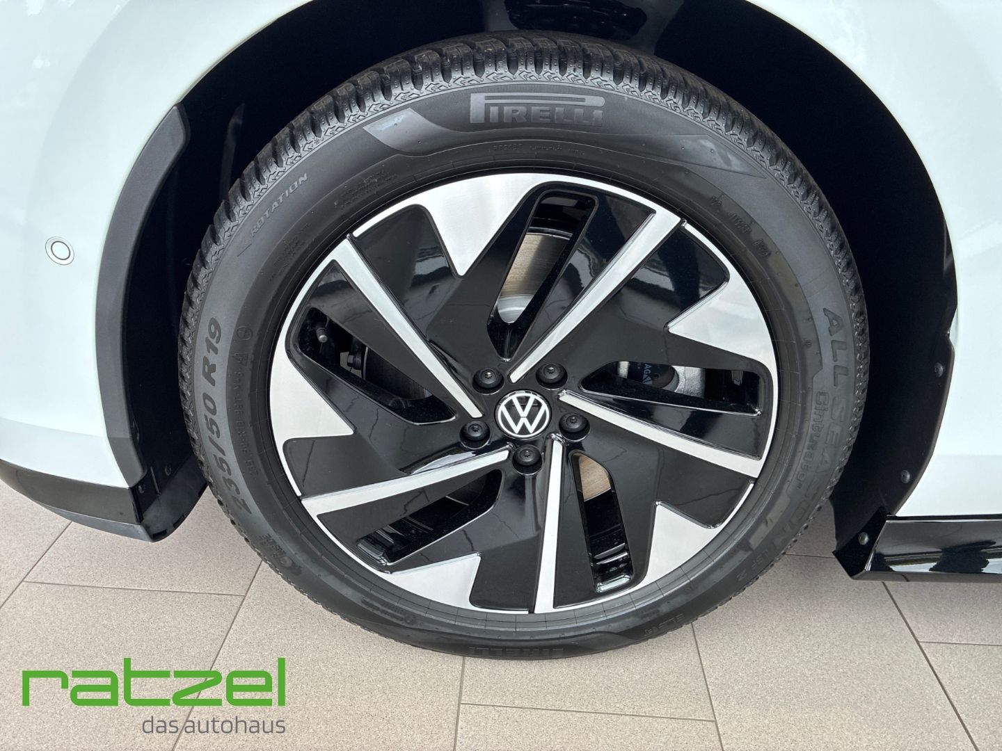 Fahrzeugabbildung Volkswagen ID.7 PRO 77kWh NAVI+AHK+LED+SHZ+Massage+Kamera