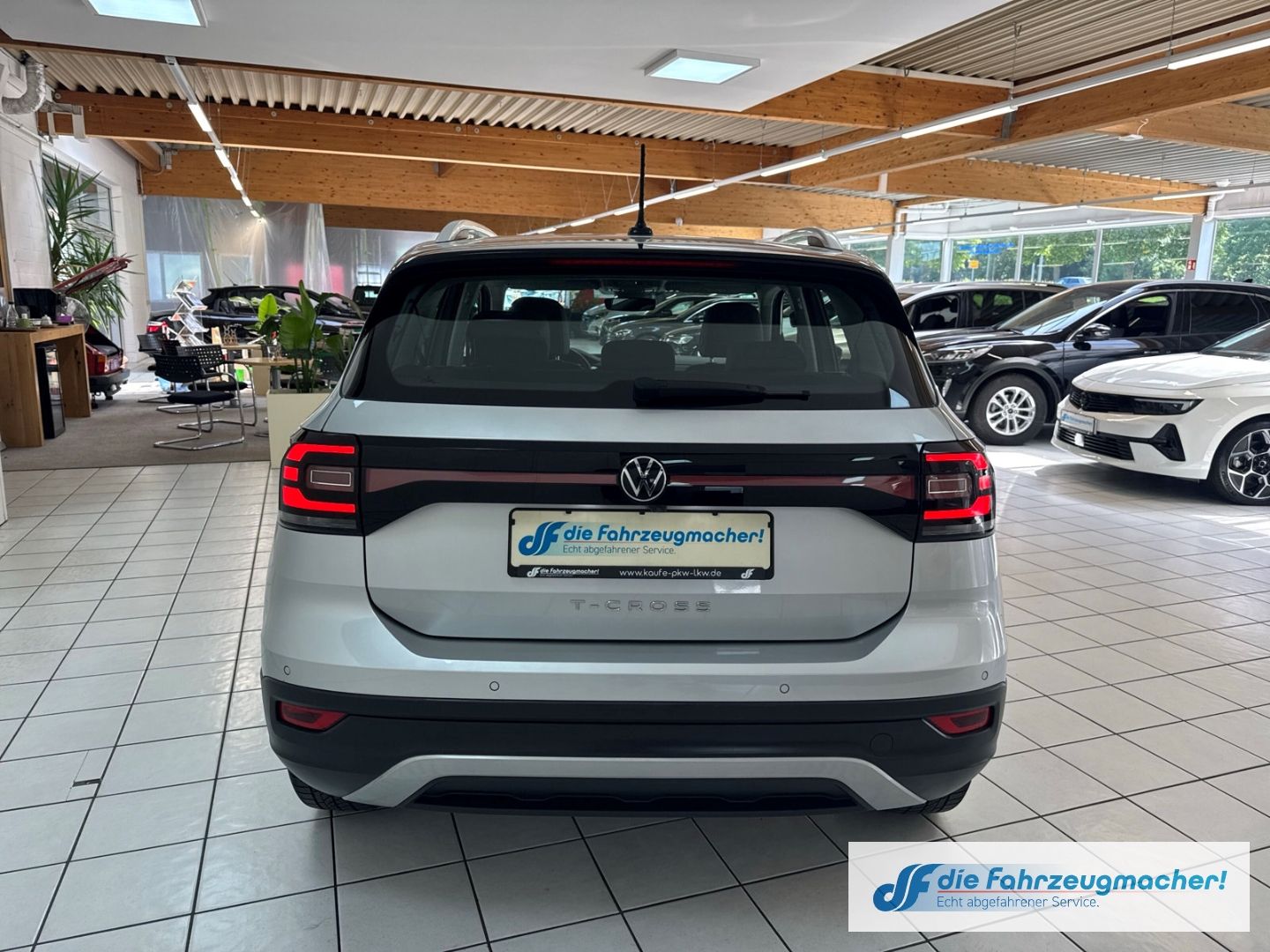 Fahrzeugabbildung Volkswagen T-Cross Style Navi Digitales Cockpit LED Dyn. Ku
