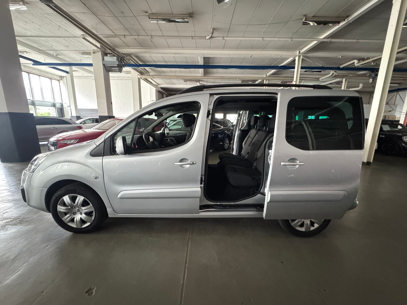 Fahrzeugabbildung Peugeot Partner Tepee 1.6 HDI ALLURE PDC SHZ KLIMA 2HAND