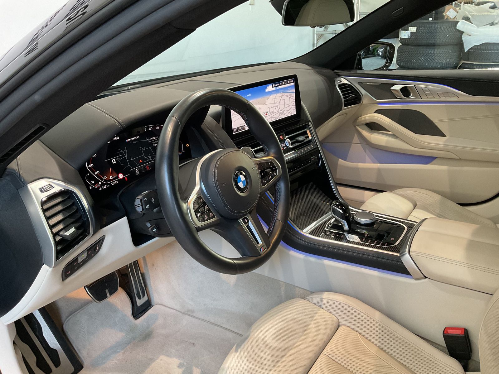 Fahrzeugeinzelansicht 10 Fahrzeugabbildung BMW M850i xDrive Sitzbelüftung~Laserlicht~Panoramada